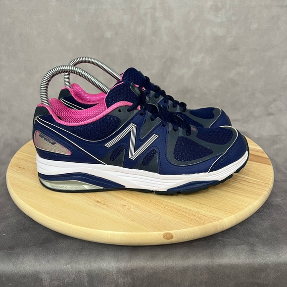 New Balance Womens 1540 V2 W1540BB2 Blue Pink Running Shoes Lace Up Size 7.5 - Picture 1 of 8